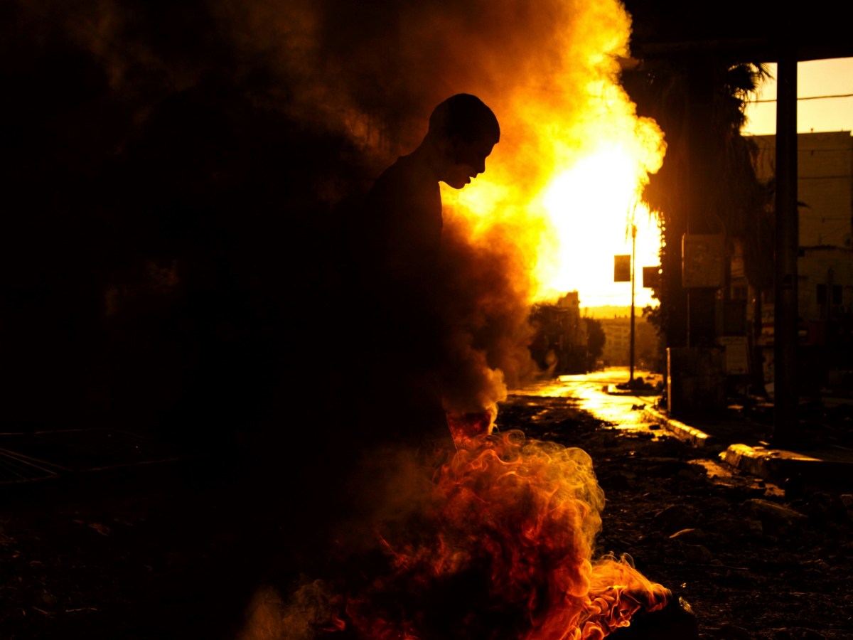 When Conflicts Begin to&nbsp;Glow