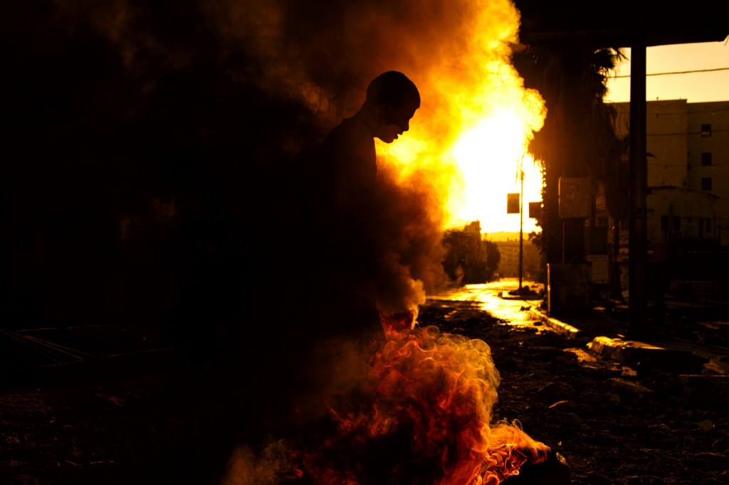 When Conflicts Begin to&nbsp;Glow